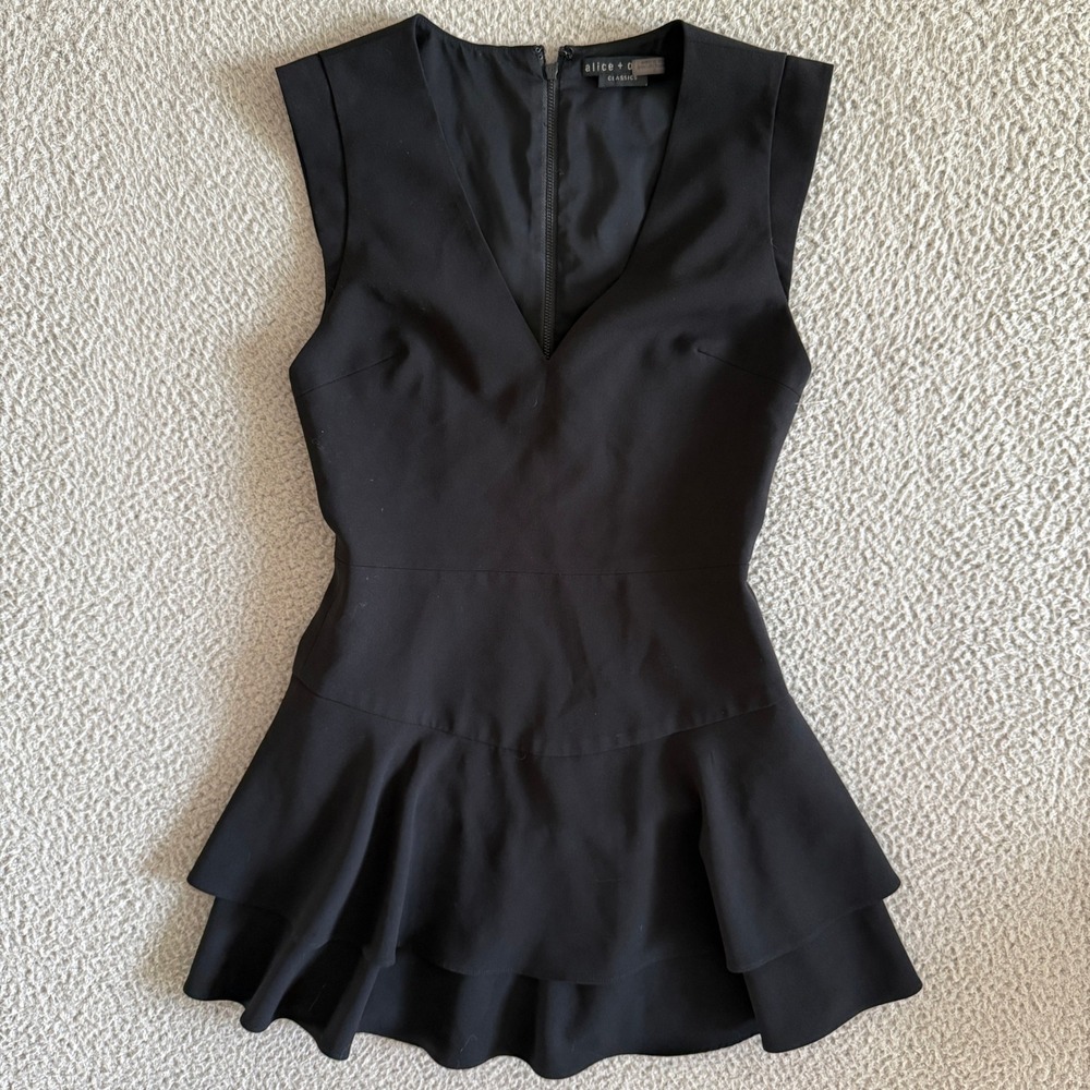 Alice + Olivia Palmira Ruffle Black Mini Dress sz 0 V-Neck Minimalist Witchy